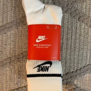 Nike Everyday Essential Crew Socks
